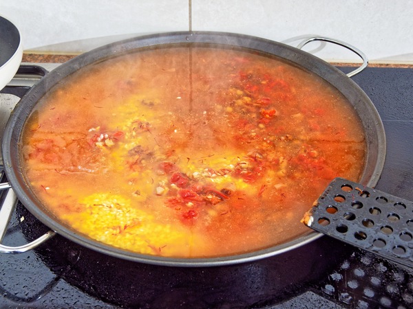 https://lemis.nyc3.digitaloceanspaces.com/grog/Photos/20220407/small/Paella-12.jpeg