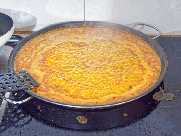 https://lemis.nyc3.digitaloceanspaces.com/grog/Photos/20220407/small/Paella-13.jpeg