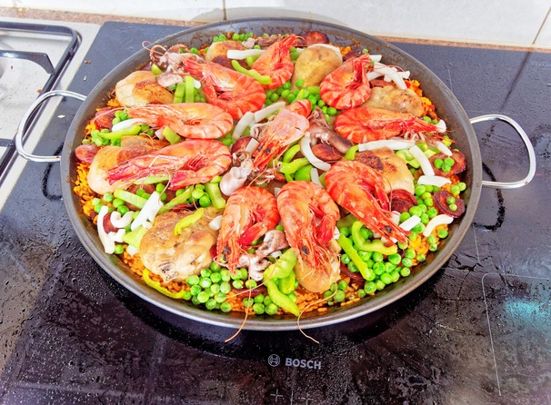 https://lemis.nyc3.digitaloceanspaces.com/grog/Photos/20220407/small/Paella-17.jpeg