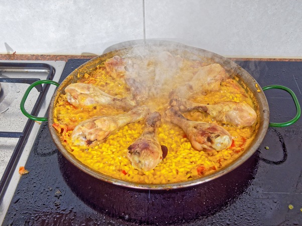 https://lemis.nyc3.digitaloceanspaces.com/grog/Photos/20230820/small/Paella-5.jpeg