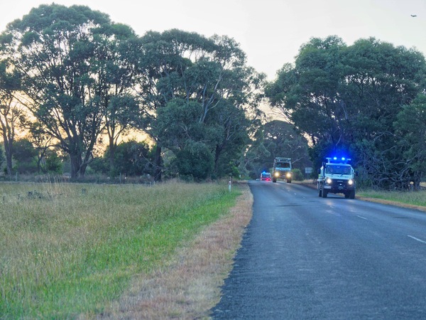 https://lemis.nyc3.digitaloceanspaces.com/grog/Photos/20240228/small/Dereel-bushfire-10.jpeg