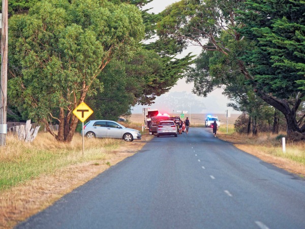https://lemis.nyc3.digitaloceanspaces.com/grog/Photos/20240228/small/Dereel-bushfire-29.jpeg