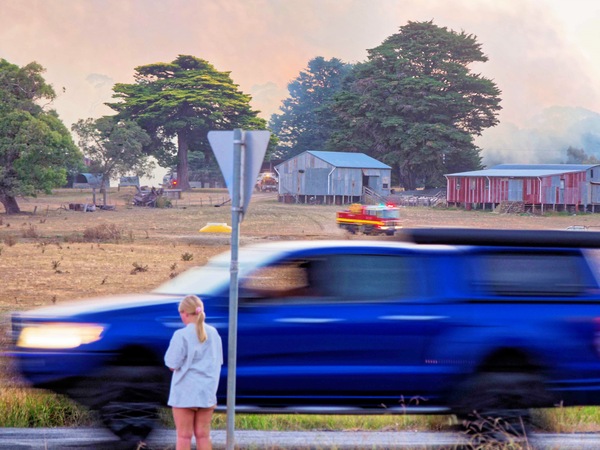 https://lemis.nyc3.digitaloceanspaces.com/grog/Photos/20240228/small/Dereel-bushfire-44.jpeg