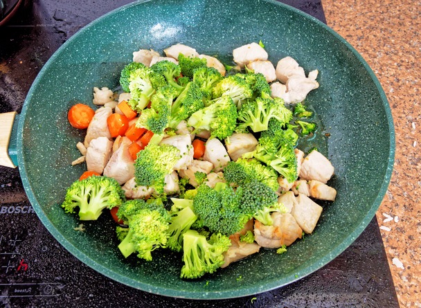 https://lemis.nyc3.digitaloceanspaces.com/grog/Photos/20240904/small/Sarawak-pepper-chicken-1.jpeg