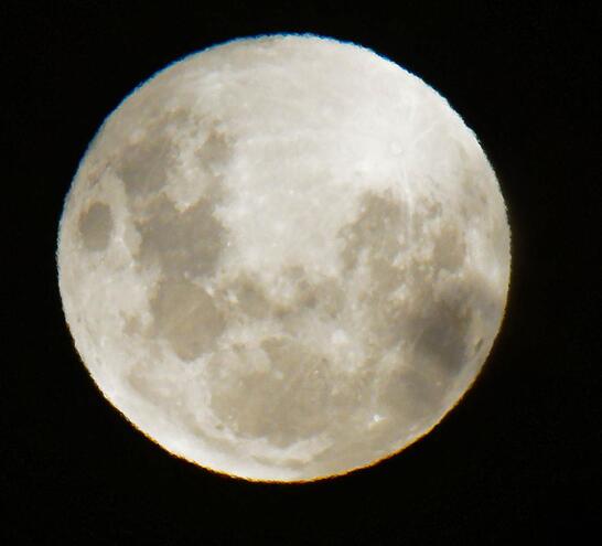 https://lemis.nyc3.digitaloceanspaces.com/grog/Photos/20250314/small/Blood-moon-6-detail.jpeg
