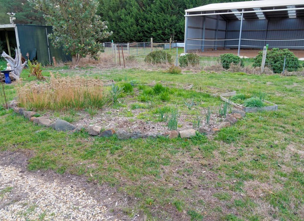 https://lemis.nyc3.digitaloceanspaces.com/grog/Photos/20250522/small/Centre-garden-1.jpeg