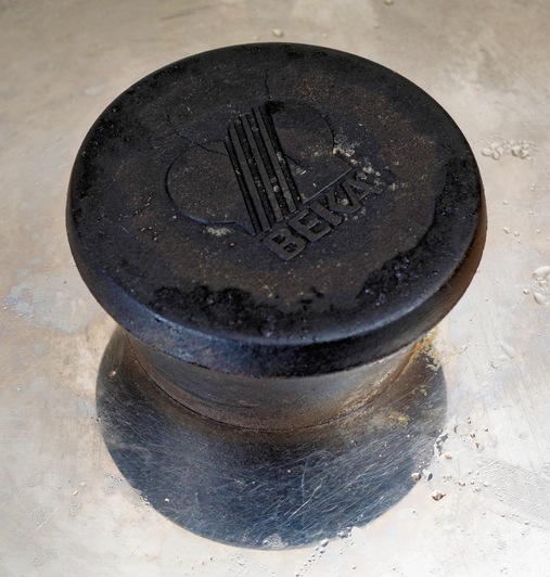 https://lemis.nyc3.digitaloceanspaces.com/grog/Photos/20250526/small/Cooking-pot-5.jpeg
