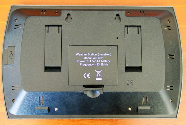 https://lemis.nyc3.digitaloceanspaces.com/grog/Photos/20250529/small/WS1081-Weather-station-rear-2.jpeg