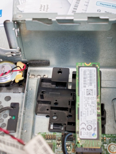 https://lemis.nyc3.digitaloceanspaces.com/grog/Photos/20250622/small/SSD-mounting-2.jpeg