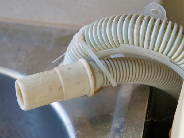 https://lemis.nyc3.digitaloceanspaces.com/grog/Photos/20250718/small/Bosch-drain-hose.jpeg