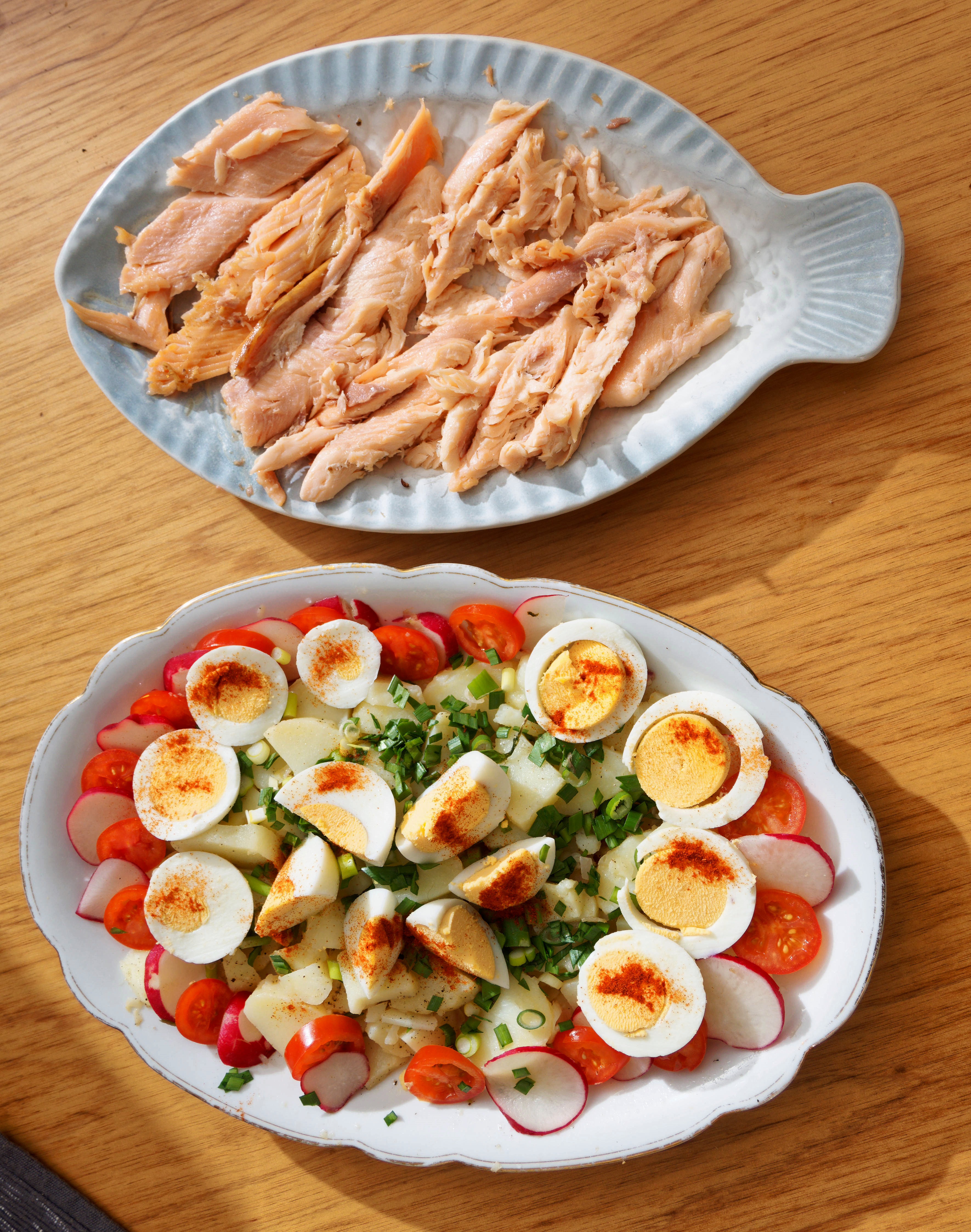 https://lemis.nyc3.digitaloceanspaces.com/grog/Photos/20250722/big/Potato-salad-and-smoked-trout.jpeg