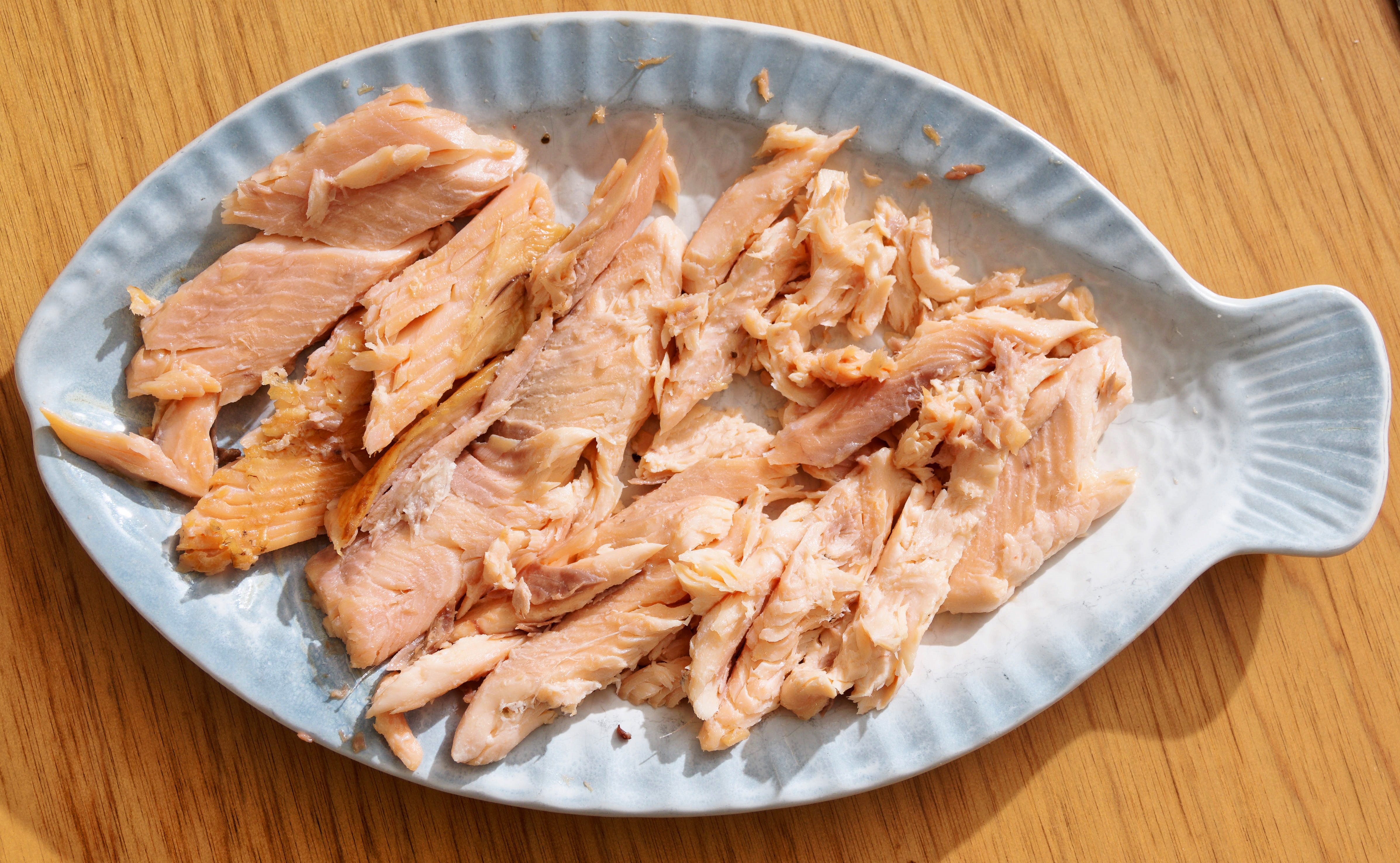 https://lemis.nyc3.digitaloceanspaces.com/grog/Photos/20250722/big/Smoked-trout.jpeg