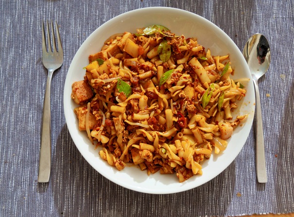 https://lemis.nyc3.digitaloceanspaces.com/grog/Photos/20250722/small/Mee-goreng-mamak-3.jpeg