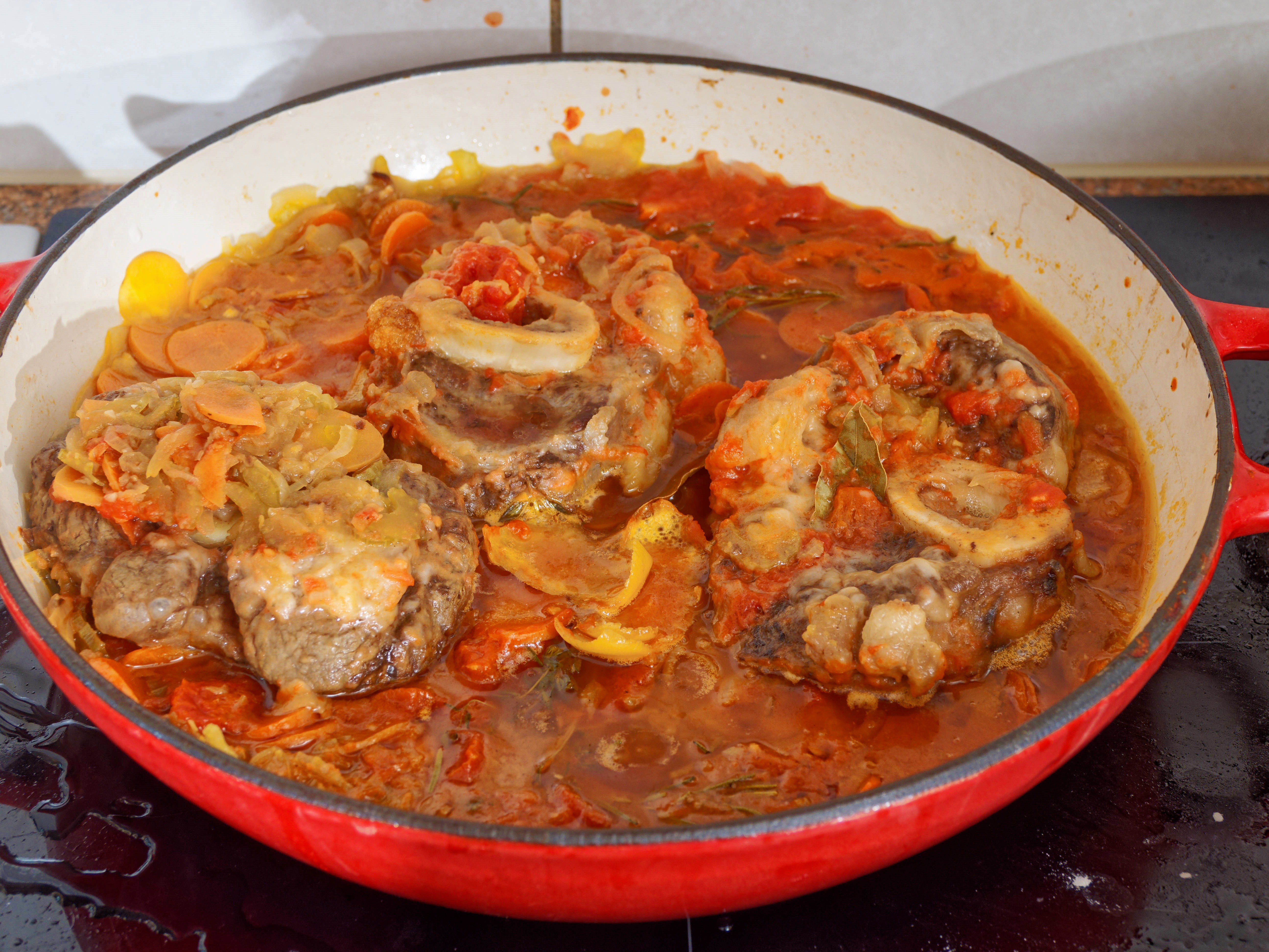 https://lemis.nyc3.digitaloceanspaces.com/grog/Photos/20250802/big/Ossobuco-11.jpeg