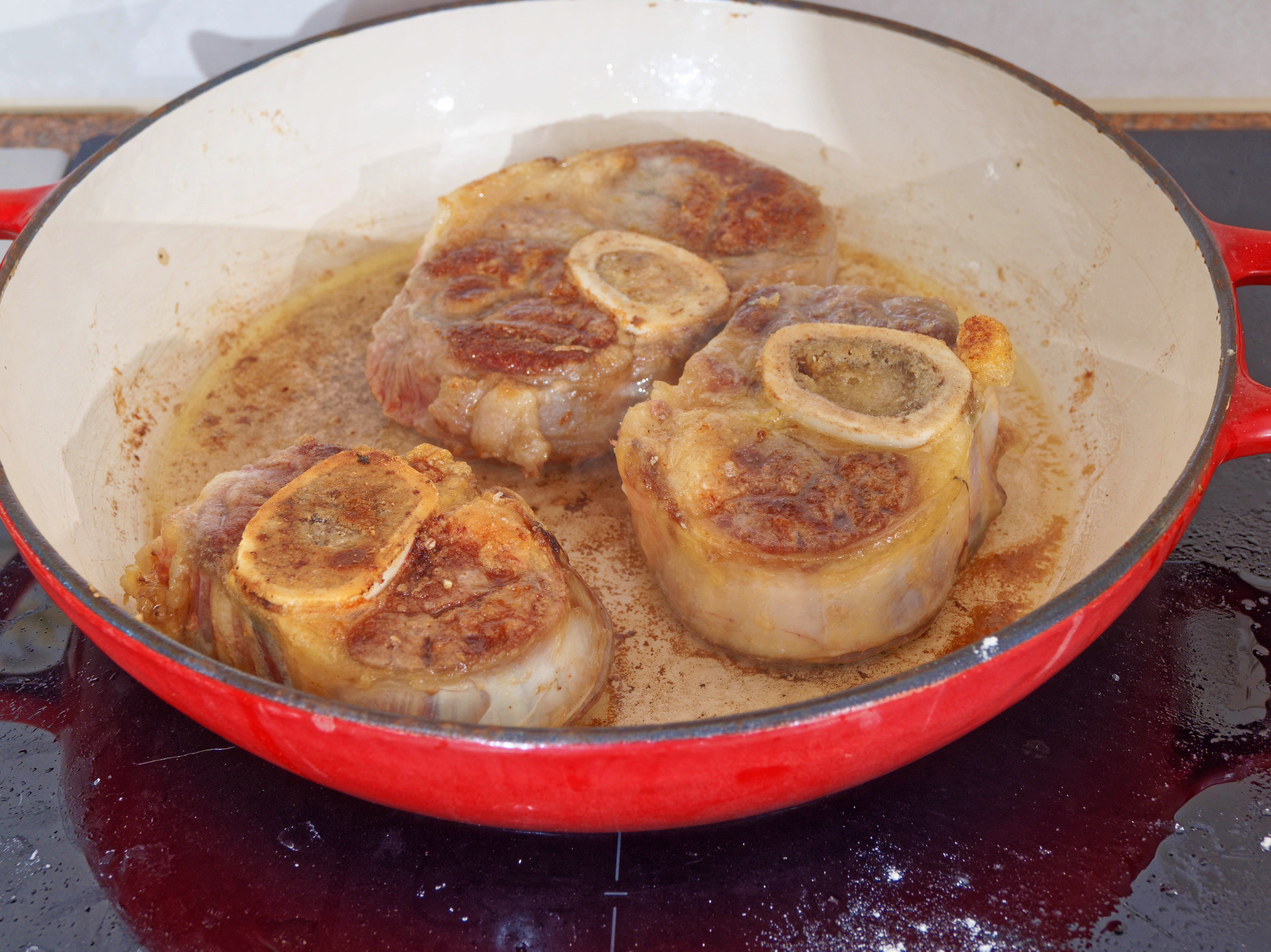 https://lemis.nyc3.digitaloceanspaces.com/grog/Photos/20250802/big/Ossobuco-2.jpeg