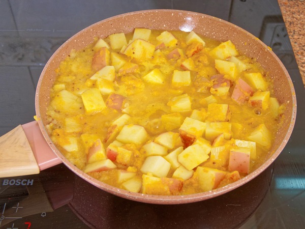 https://lemis.nyc3.digitaloceanspaces.com/grog/Photos/20250803/small/Alu-masala.jpeg