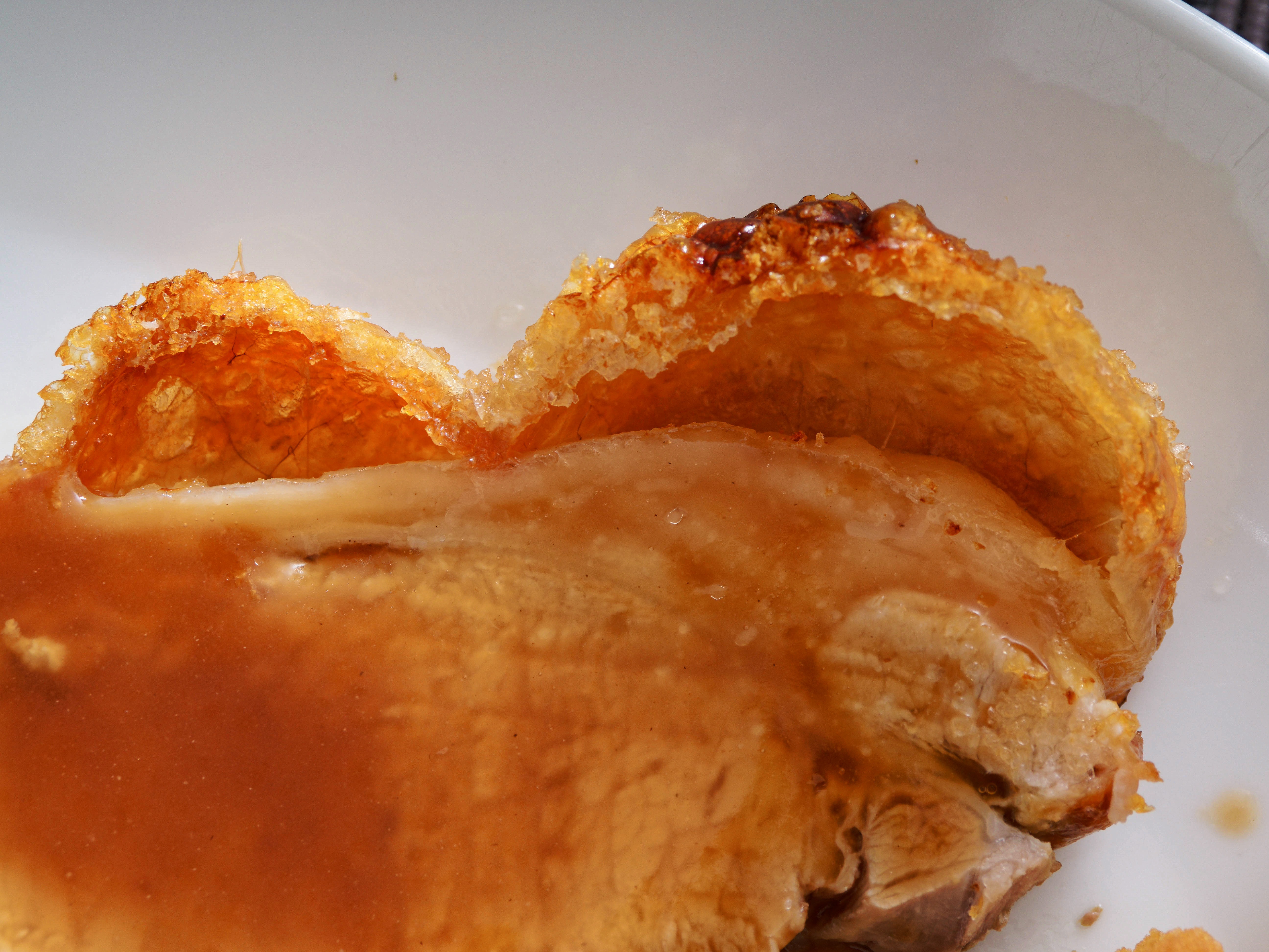 https://lemis.nyc3.digitaloceanspaces.com/grog/Photos/20250817/big/Roasting-pork-13.jpeg