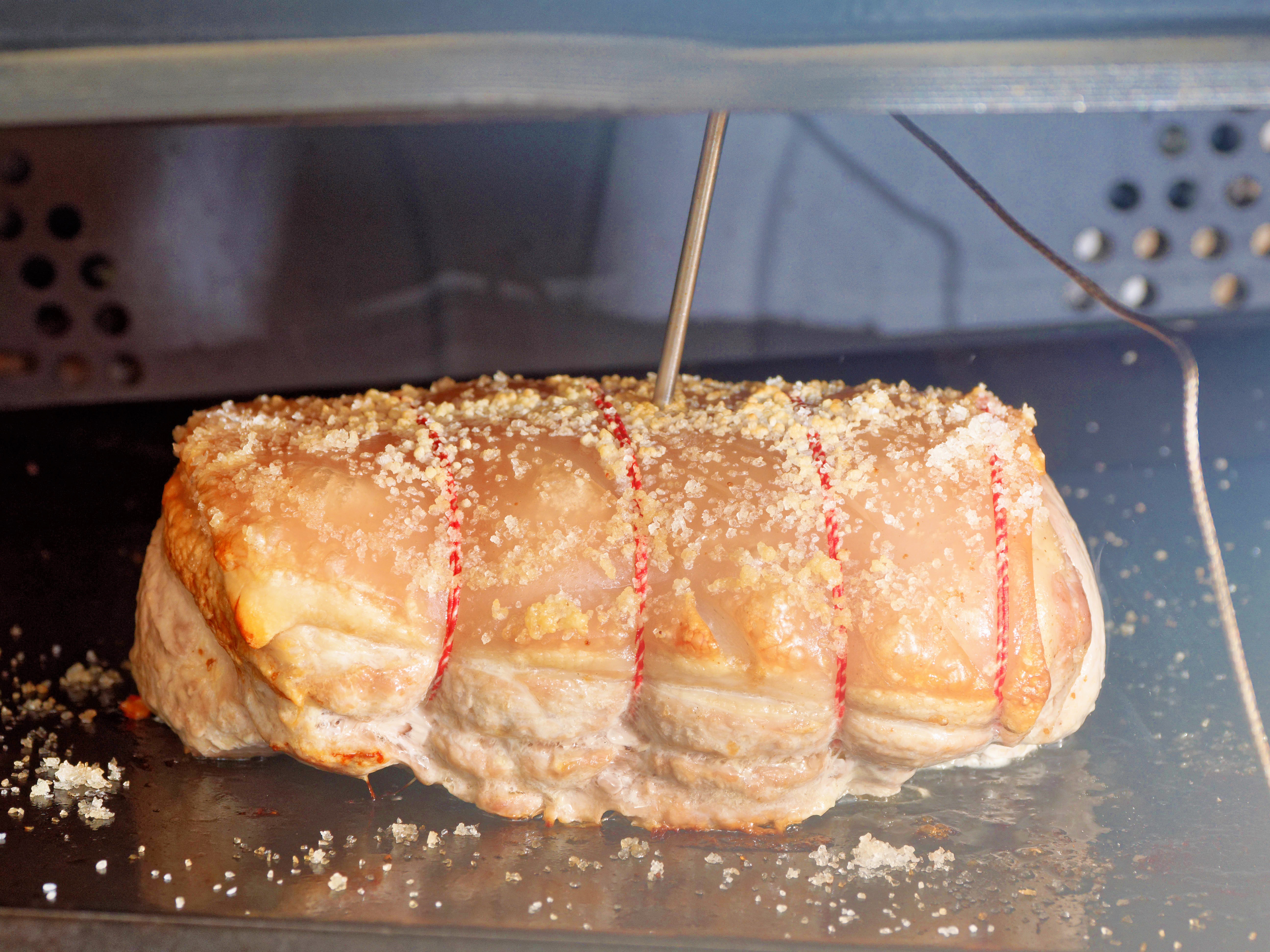 https://lemis.nyc3.digitaloceanspaces.com/grog/Photos/20250817/big/Roasting-pork-5.jpeg