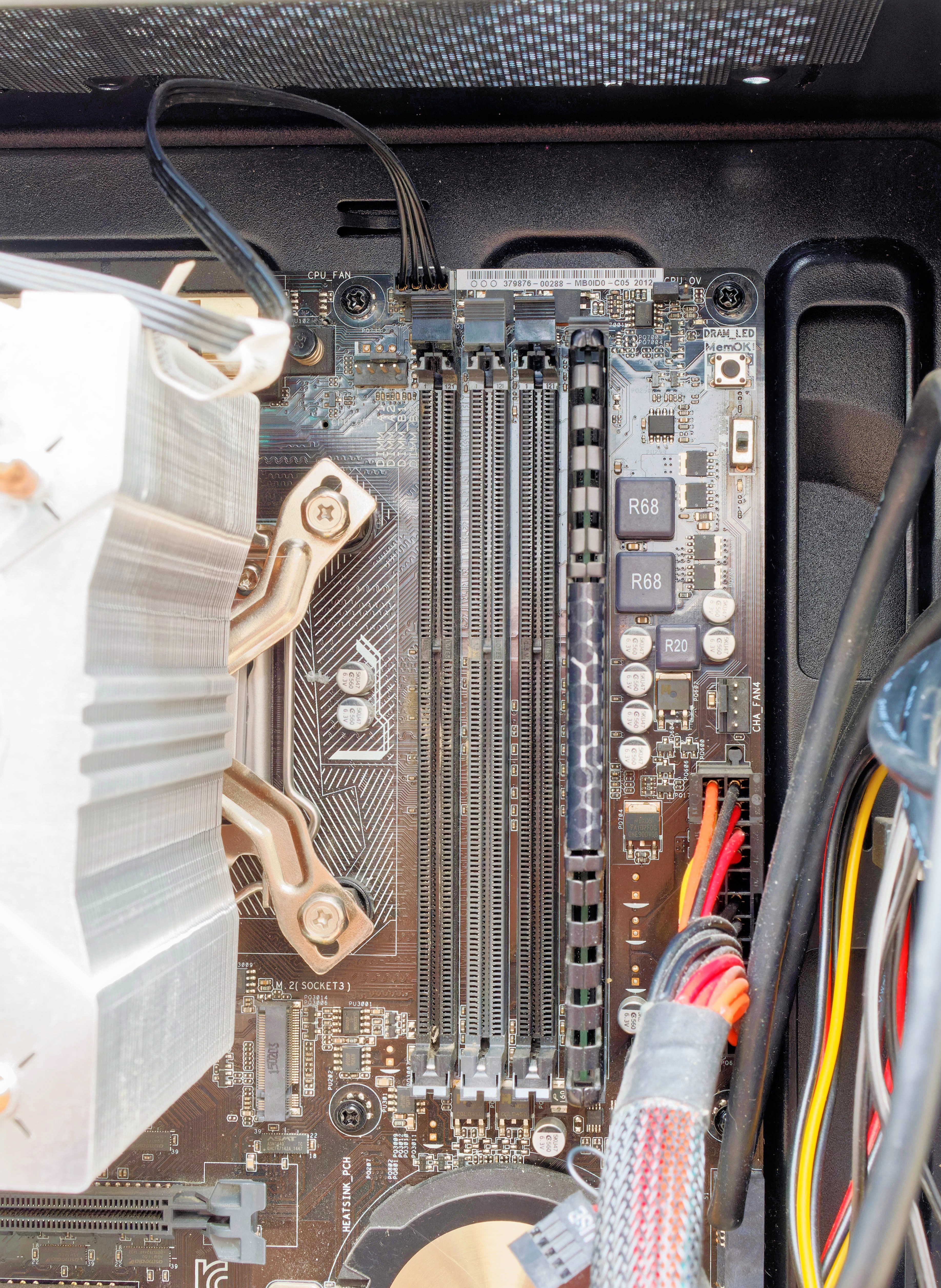 https://lemis.nyc3.digitaloceanspaces.com/grog/Photos/20250825/big/Memory-chips-4.jpeg