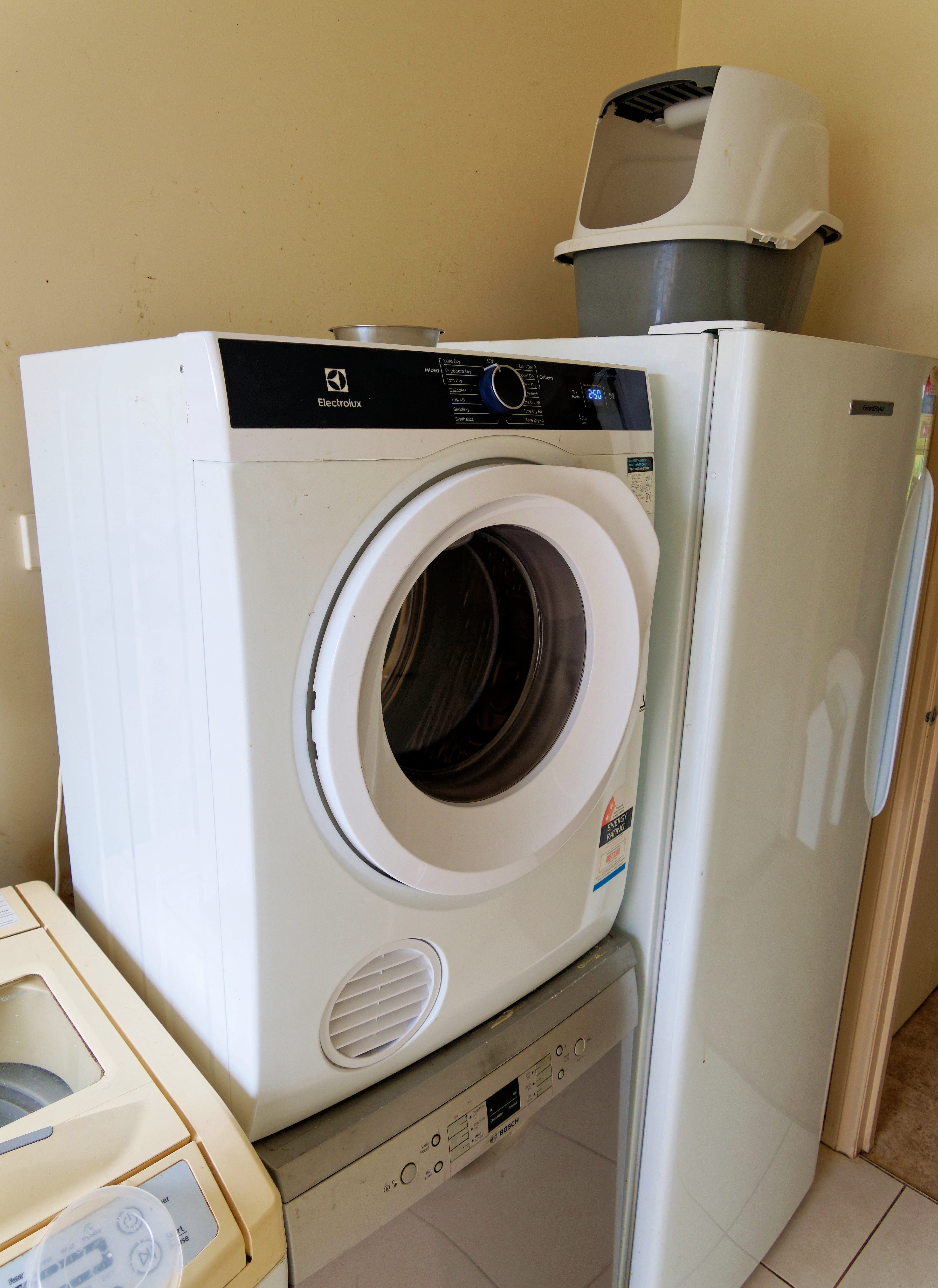 https://lemis.nyc3.digitaloceanspaces.com/grog/Photos/20250829/big/Clothes-dryer.jpeg