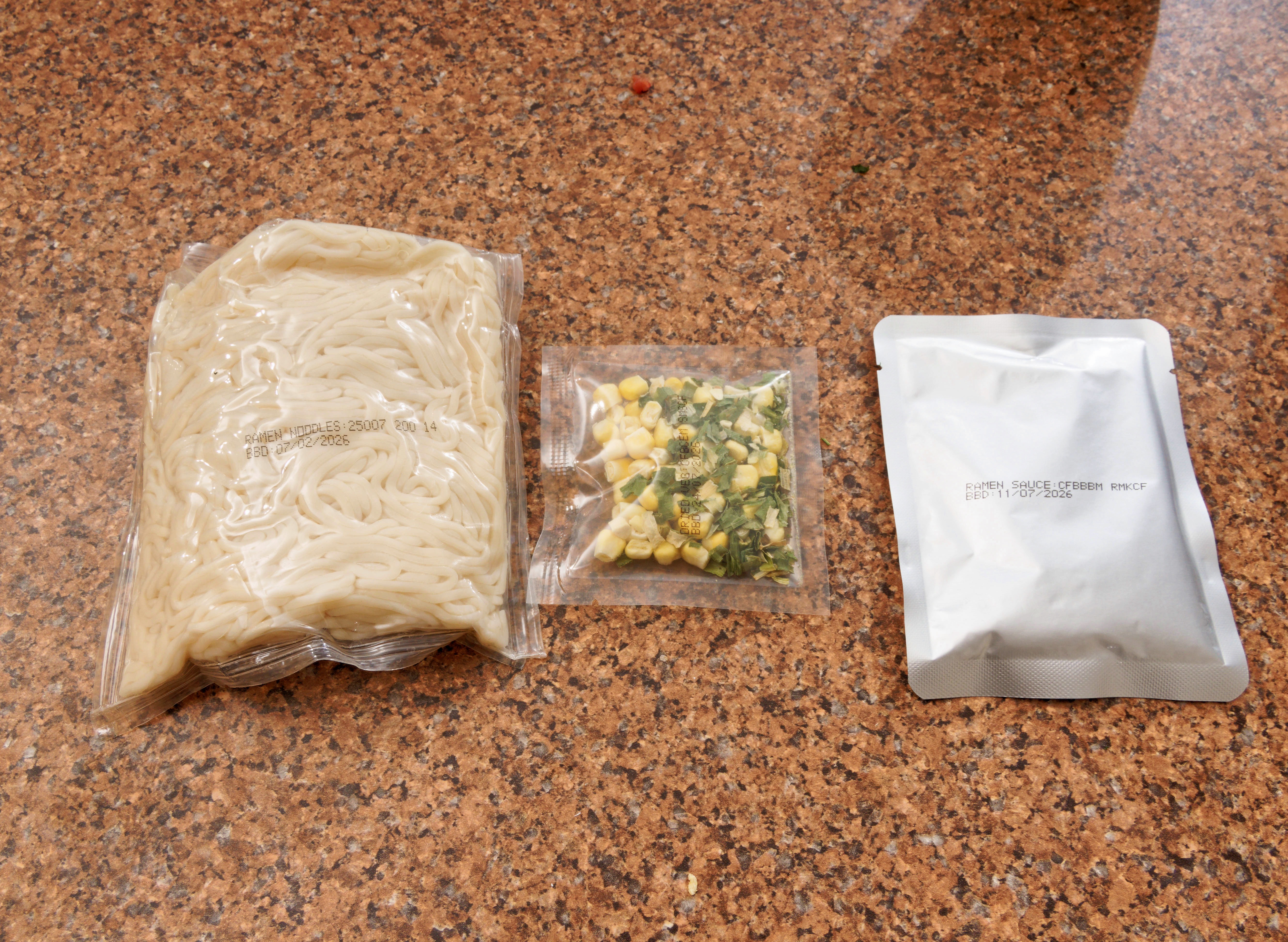 https://lemis.nyc3.digitaloceanspaces.com/grog/Photos/20250913/big/Instant-ramen-4.jpeg