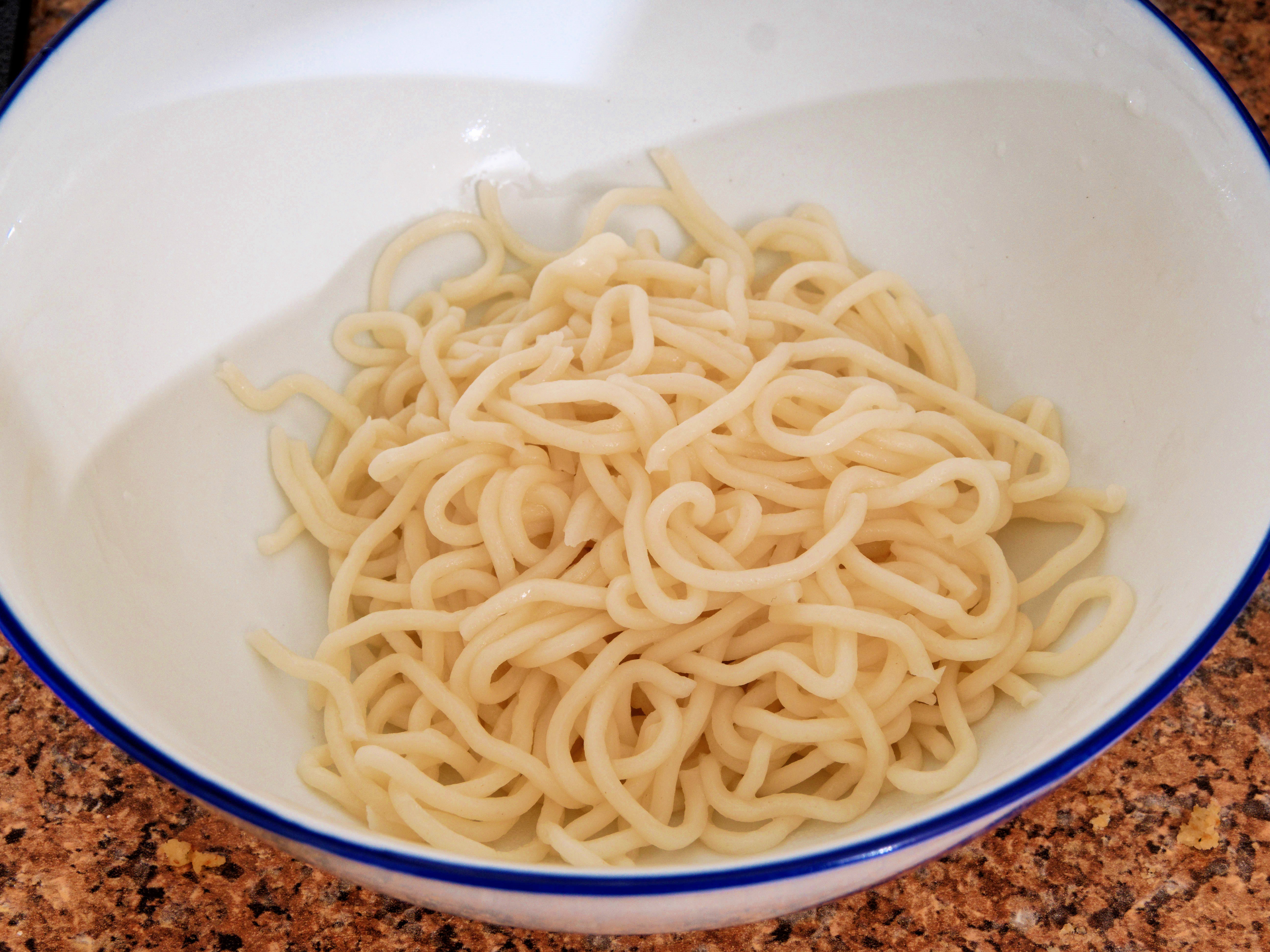 https://lemis.nyc3.digitaloceanspaces.com/grog/Photos/20250913/big/Instant-ramen-6.jpeg