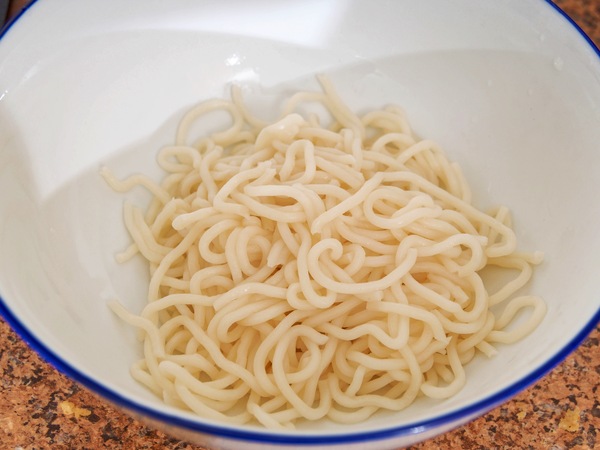 https://lemis.nyc3.digitaloceanspaces.com/grog/Photos/20250913/small/Instant-ramen-8.jpeg