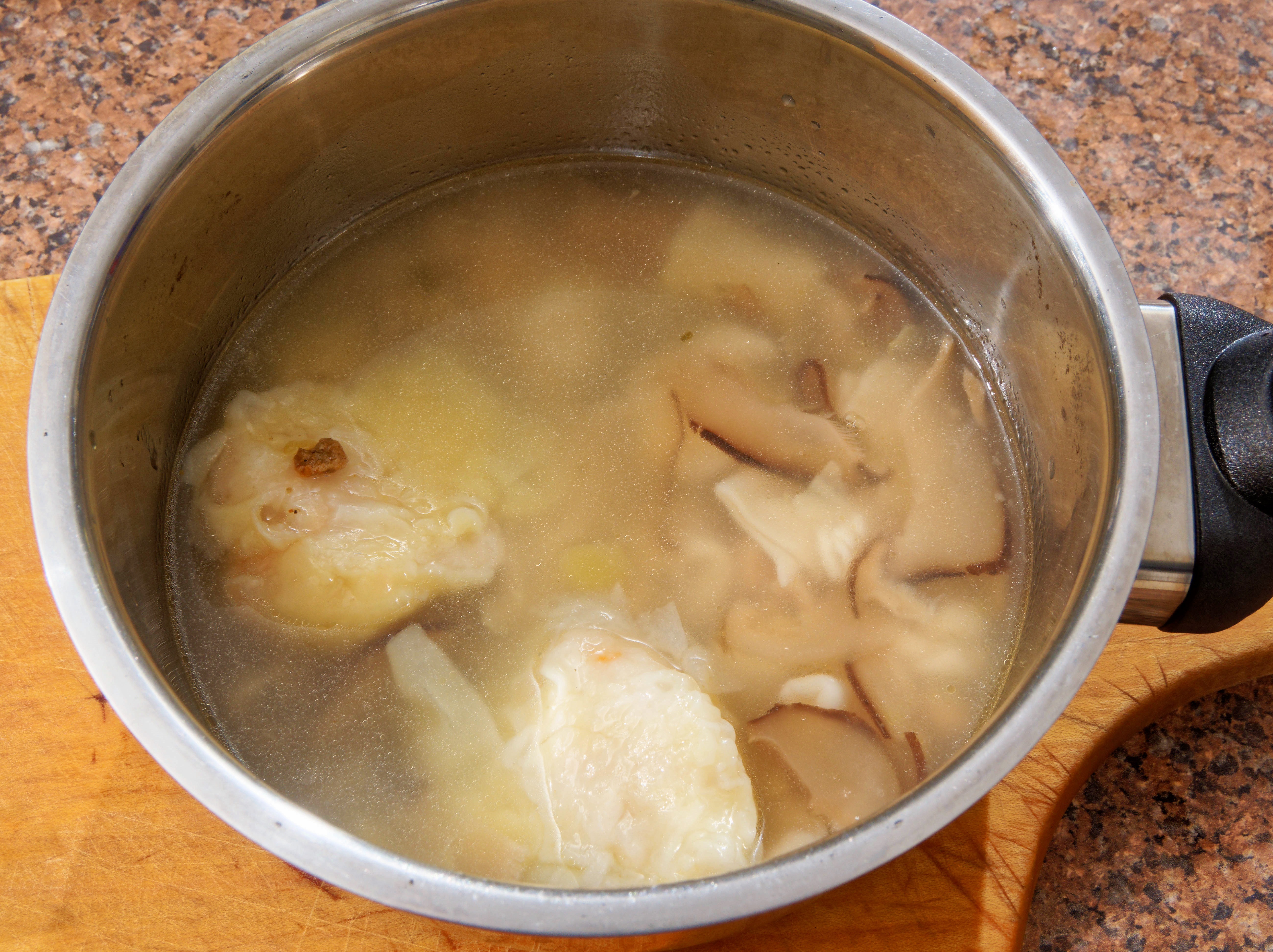 https://lemis.nyc3.digitaloceanspaces.com/grog/Photos/20250915/big/Instant-wonton-soup-3.jpeg