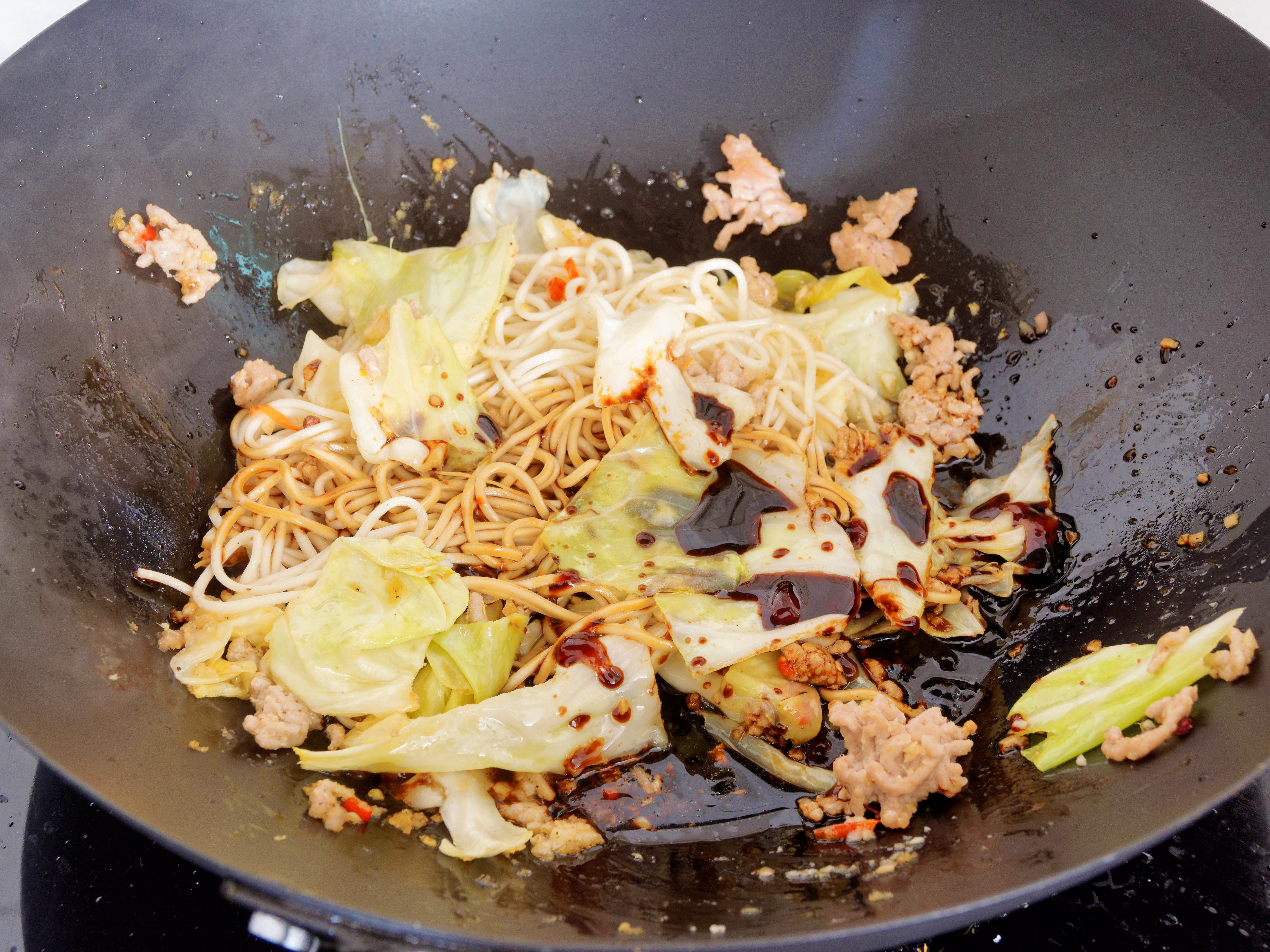 https://lemis.nyc3.digitaloceanspaces.com/grog/Photos/20251002/big/Cabbage-noodle-experiment-11.jpeg