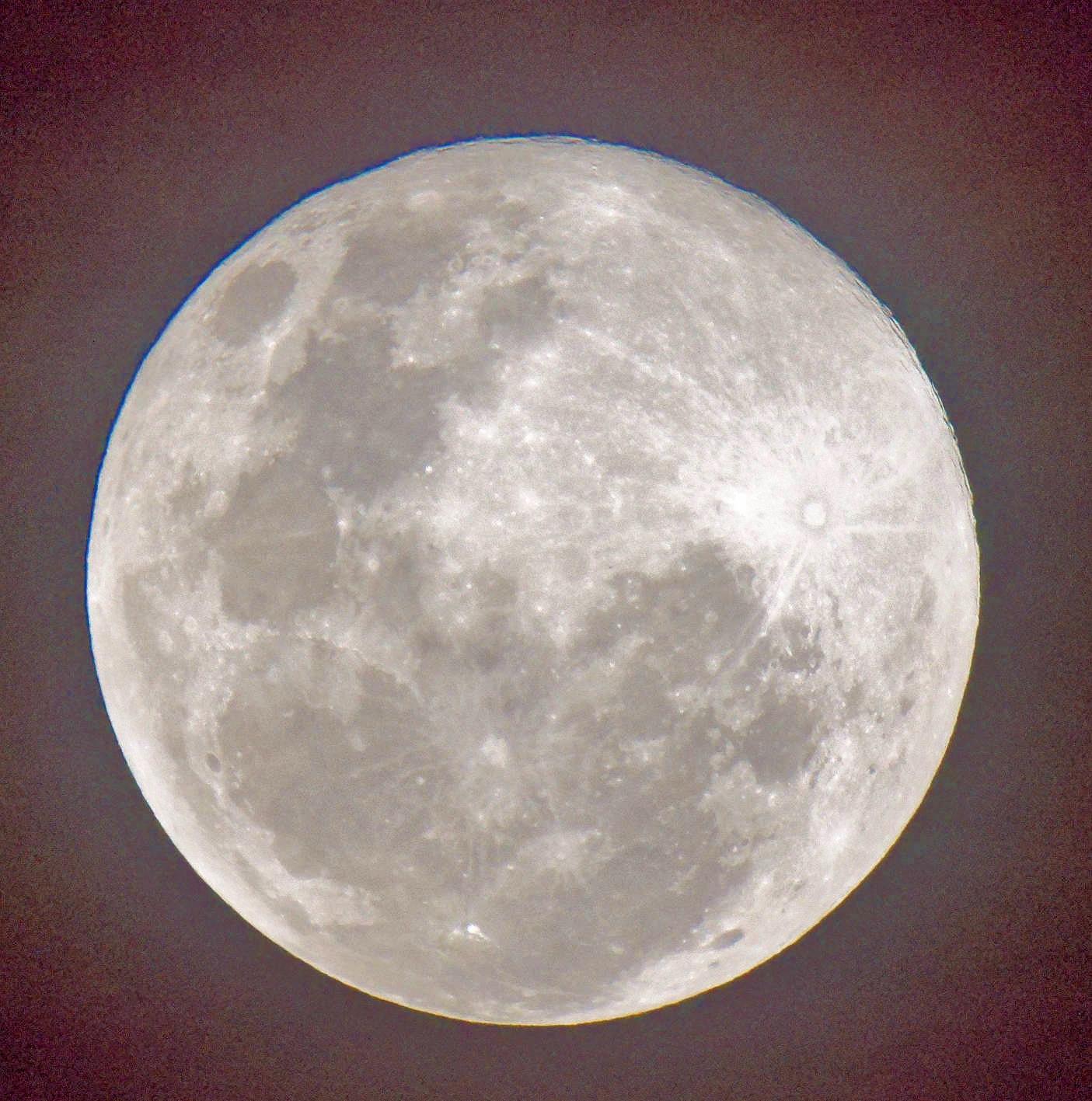 https://lemis.nyc3.digitaloceanspaces.com/grog/Photos/20251007/big/Harvest-moon-5.jpeg