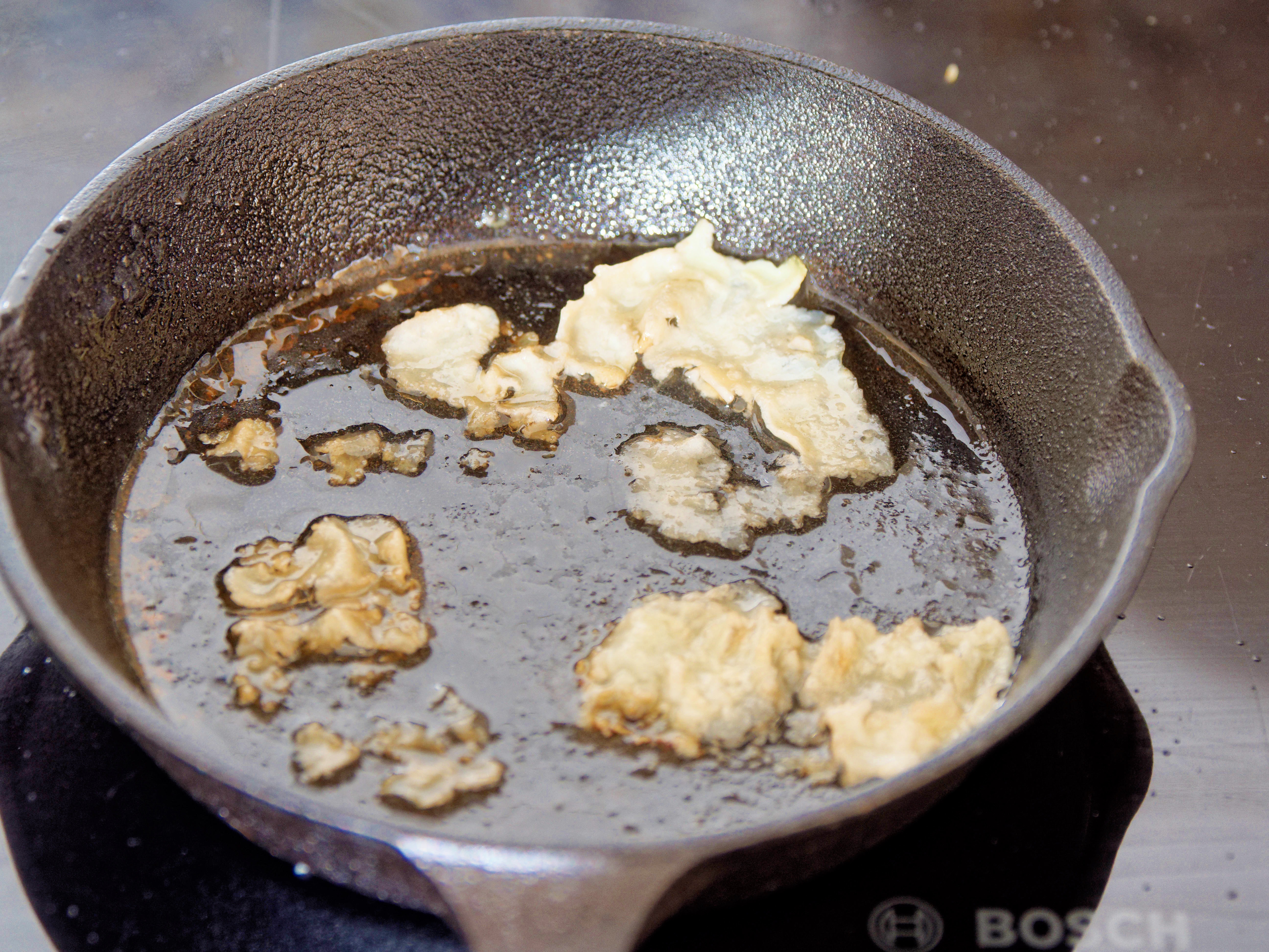 Photo Stuck-dumplings-3.jpeg.  Click to redisplay small version of image. https://lemis.nyc3.digitaloceanspaces.com/grog/Photos/20251009/big/Stuck-dumplings-3.jpeg
