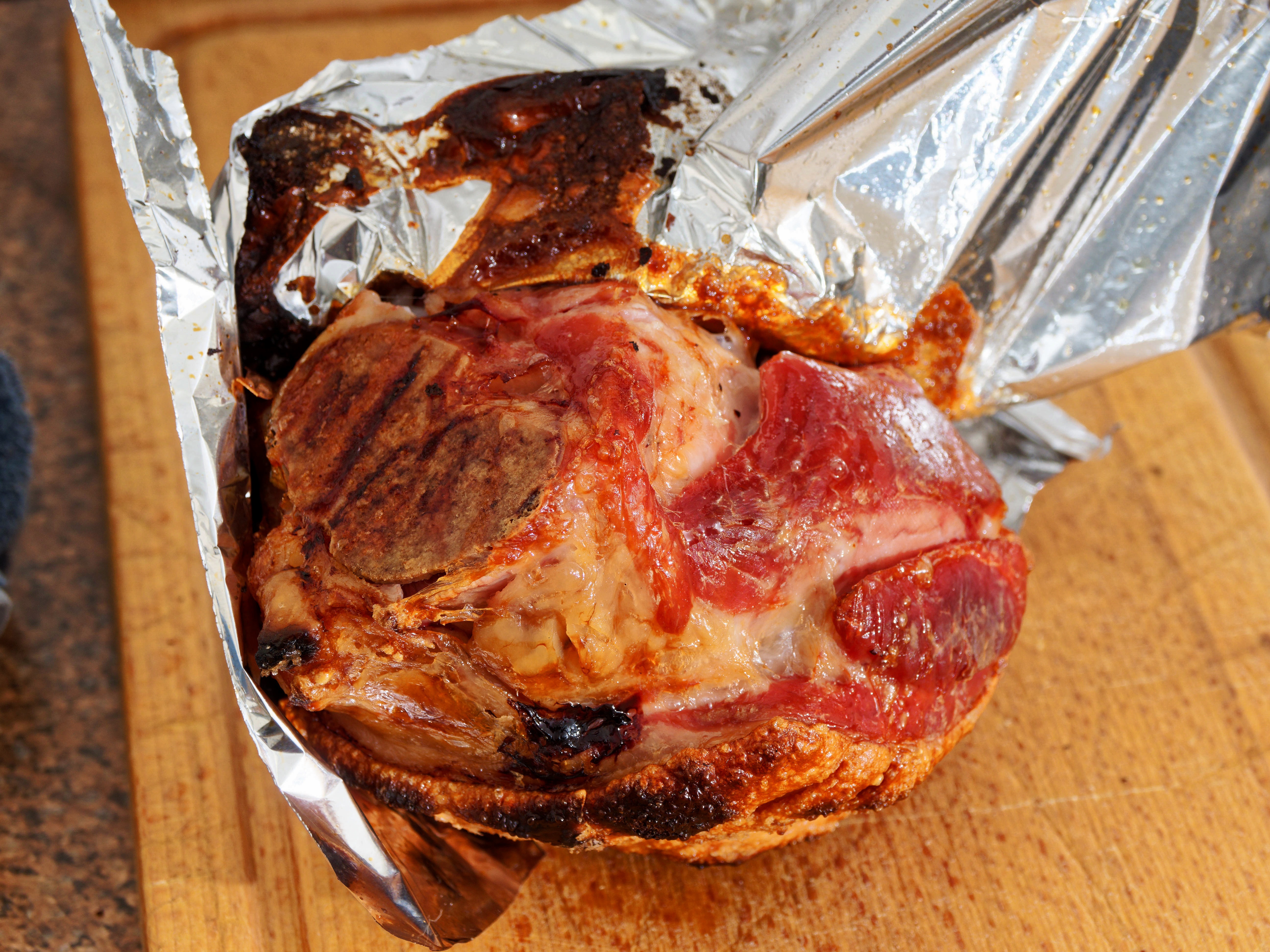 Photo Schweinshaxn-8.jpeg.  Click to redisplay small version of image. https://lemis.nyc3.digitaloceanspaces.com/grog/Photos/20251026/big/Schweinshaxn-8.jpeg