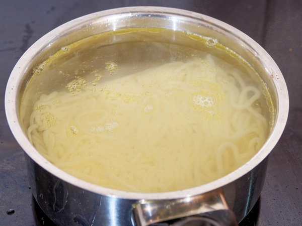 https://lemis.nyc3.digitaloceanspaces.com/grog/Photos/20251107/small/ALDI-Singapore-Noodles-2.jpeg