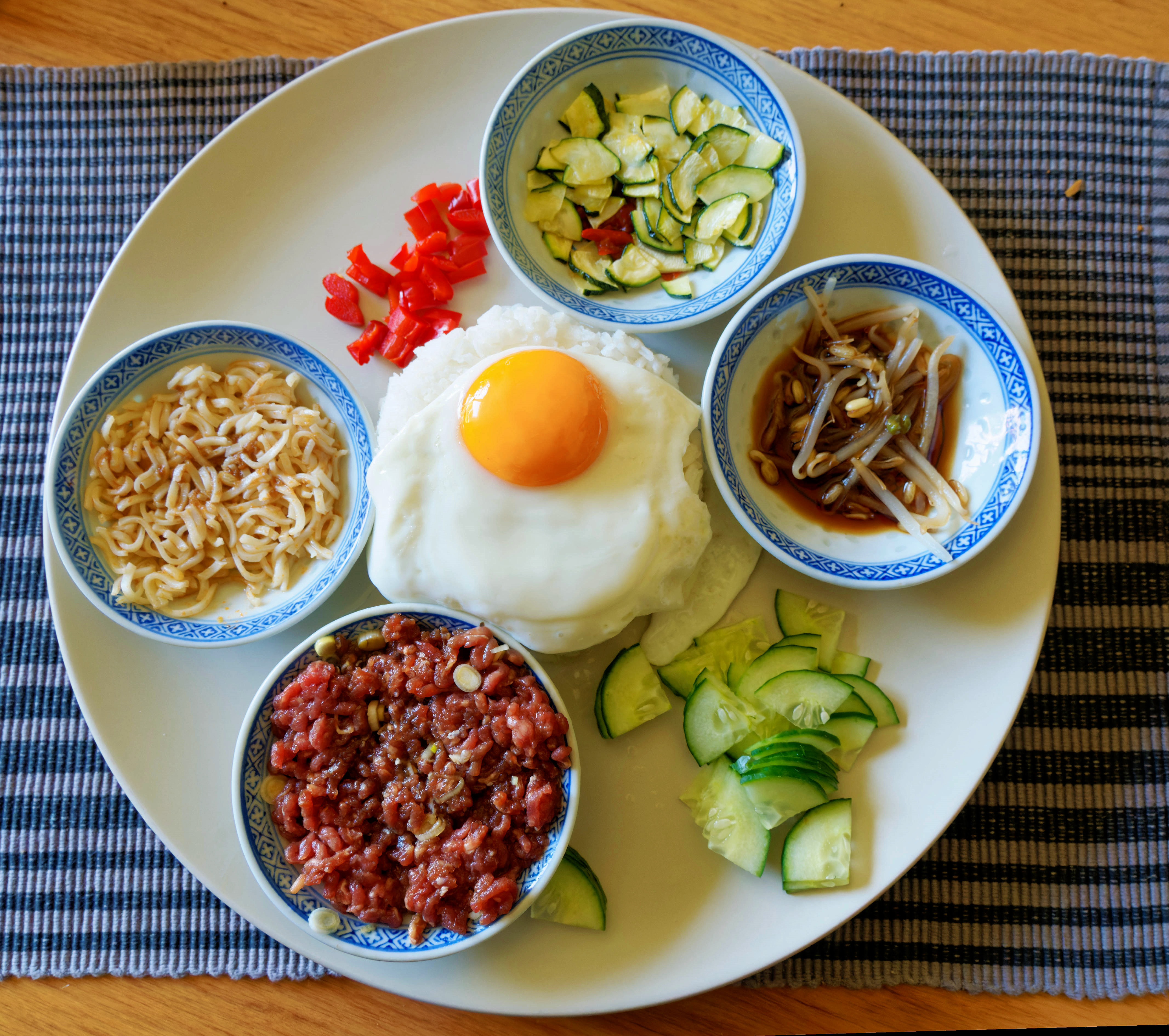 https://lemis.nyc3.digitaloceanspaces.com/grog/Photos/20260118/big/Bibimbap.jpeg