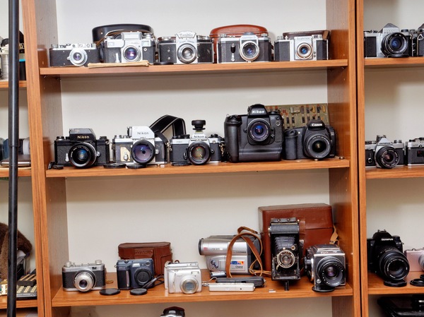 https://lemis.nyc3.digitaloceanspaces.com/grog/Photos/20260212/small/Camera-collection-5.jpeg