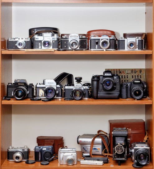 https://lemis.nyc3.digitaloceanspaces.com/grog/Photos/20260212/small/Camera-collection-6.jpeg