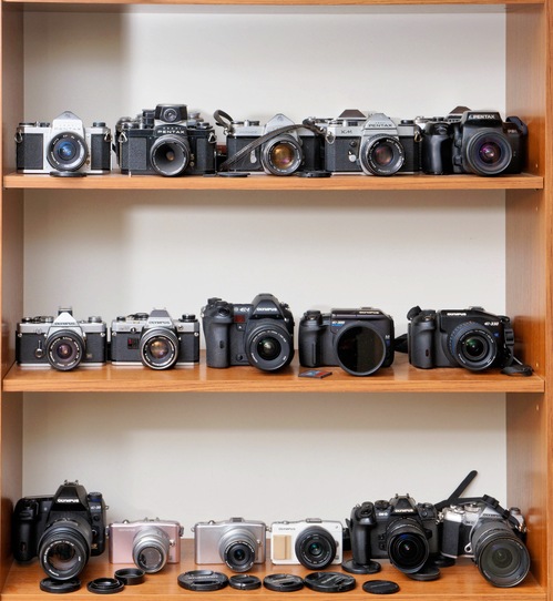 https://lemis.nyc3.digitaloceanspaces.com/grog/Photos/20260212/small/Camera-collection-7.jpeg