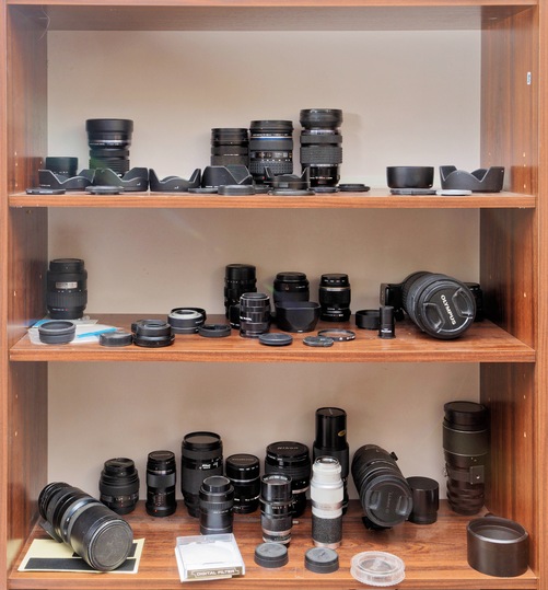 https://lemis.nyc3.digitaloceanspaces.com/grog/Photos/20260212/small/Camera-collection-8.jpeg