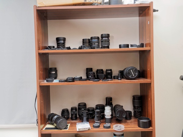 https://lemis.nyc3.digitaloceanspaces.com/grog/Photos/20260212/small/Camera-collection-9.jpeg