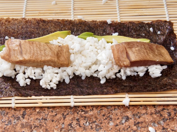 https://lemis.nyc3.digitaloceanspaces.com/grog/Photos/20260218/small/Sushi-1.jpeg