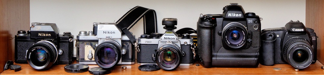https://lemis.nyc3.digitaloceanspaces.com/grog/Photos/20260220/small/Old-cameras-2.jpeg