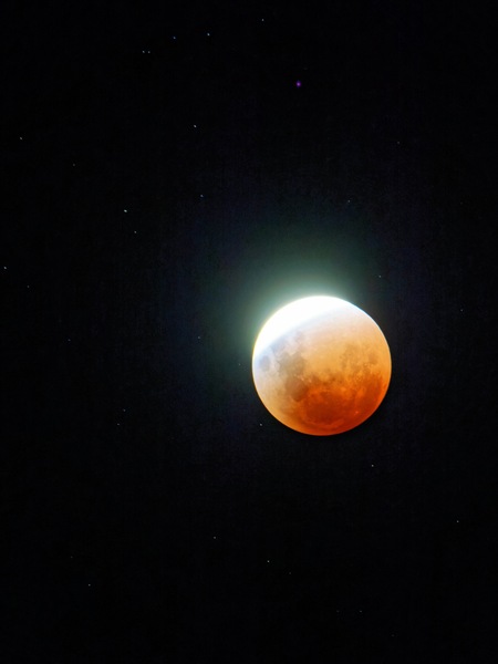 https://lemis.nyc3.digitaloceanspaces.com/grog/Photos/20260303/small/Moon-10.jpeg