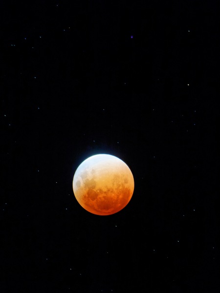 https://lemis.nyc3.digitaloceanspaces.com/grog/Photos/20260303/small/Moon-14.jpeg