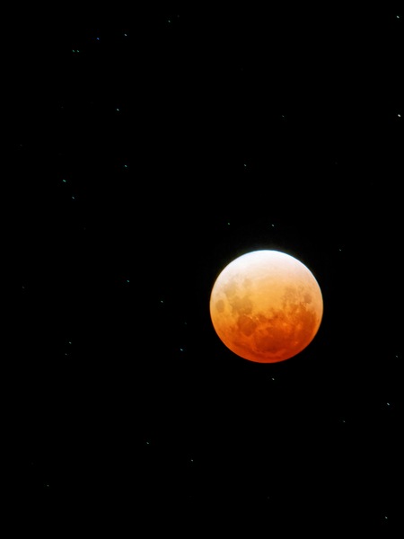 https://lemis.nyc3.digitaloceanspaces.com/grog/Photos/20260303/small/Moon-18.jpeg