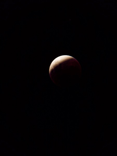 https://lemis.nyc3.digitaloceanspaces.com/grog/Photos/20260303/small/Moon-3.jpeg