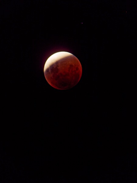 https://lemis.nyc3.digitaloceanspaces.com/grog/Photos/20260303/small/Moon-5.jpeg