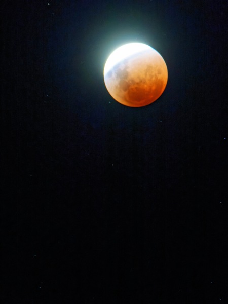 https://lemis.nyc3.digitaloceanspaces.com/grog/Photos/20260303/small/Moon-8.jpeg
