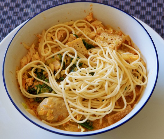 https://lemis.nyc3.digitaloceanspaces.com/grog/Photos/20260310/small/Curry-laksa-experiment.jpeg