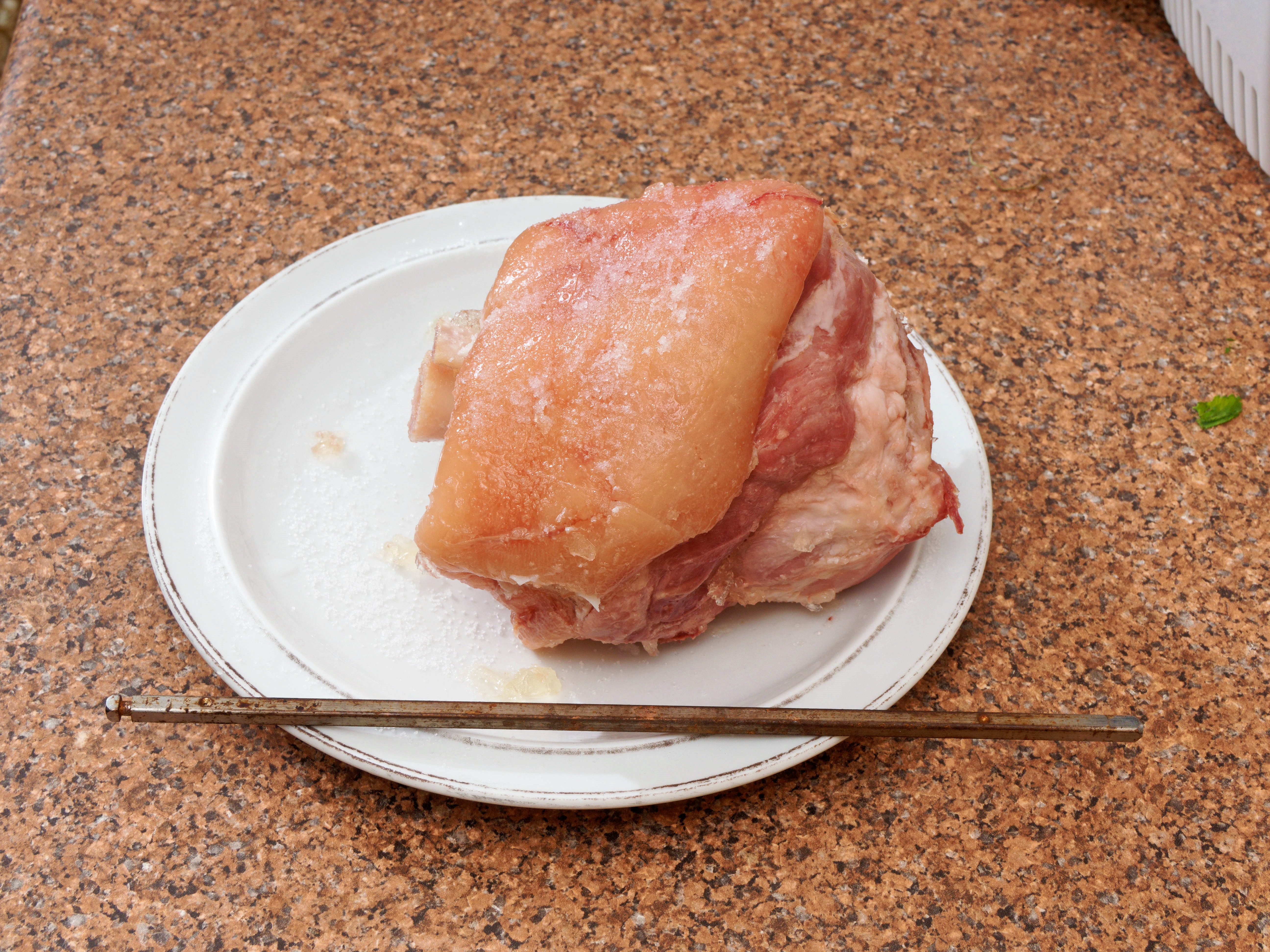 https://lemis.nyc3.digitaloceanspaces.com/grog/Photos/20260328/big/Schweinshaxe-1.jpeg