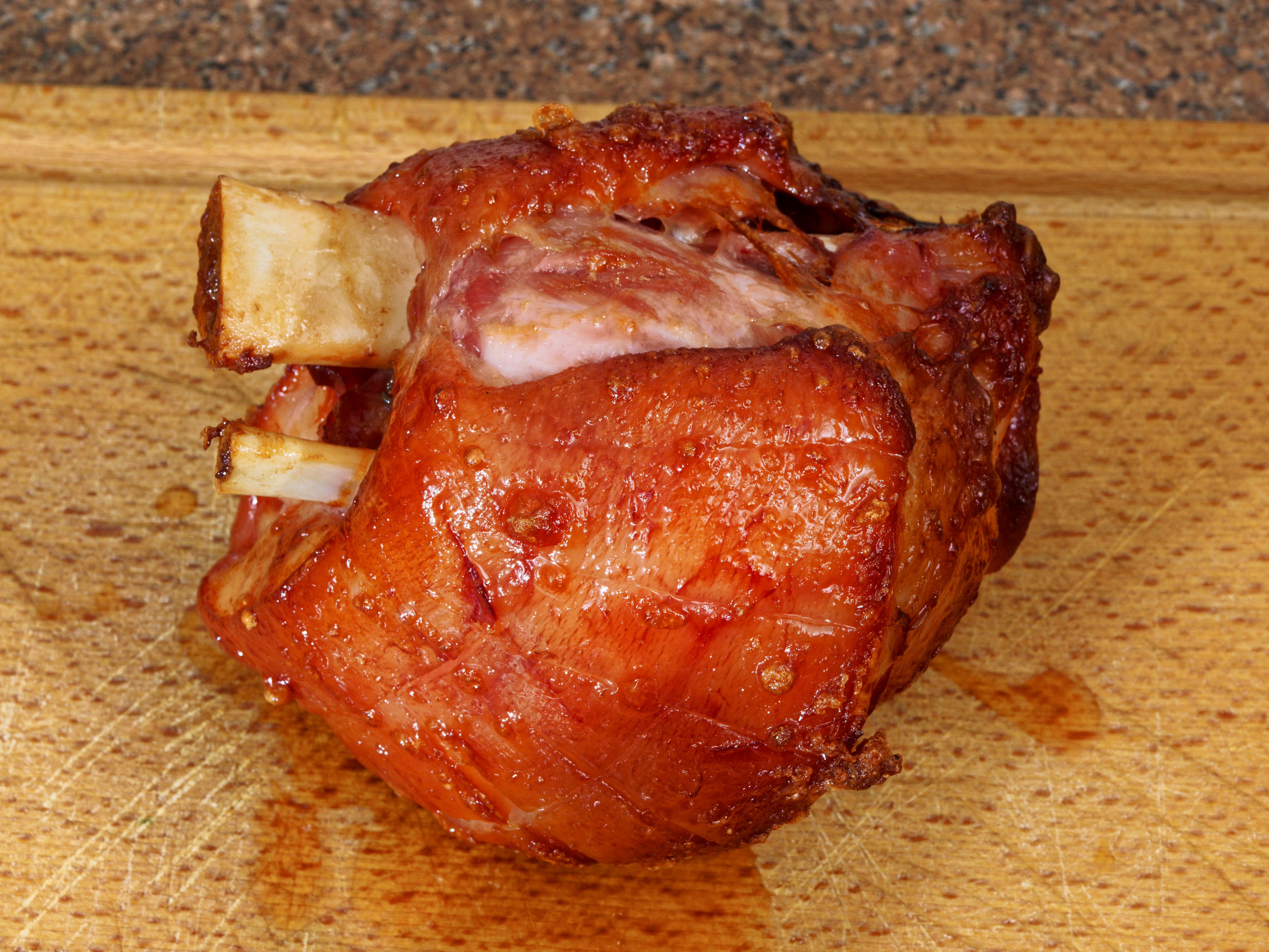 https://lemis.nyc3.digitaloceanspaces.com/grog/Photos/20260328/big/Schweinshaxe-12.jpeg